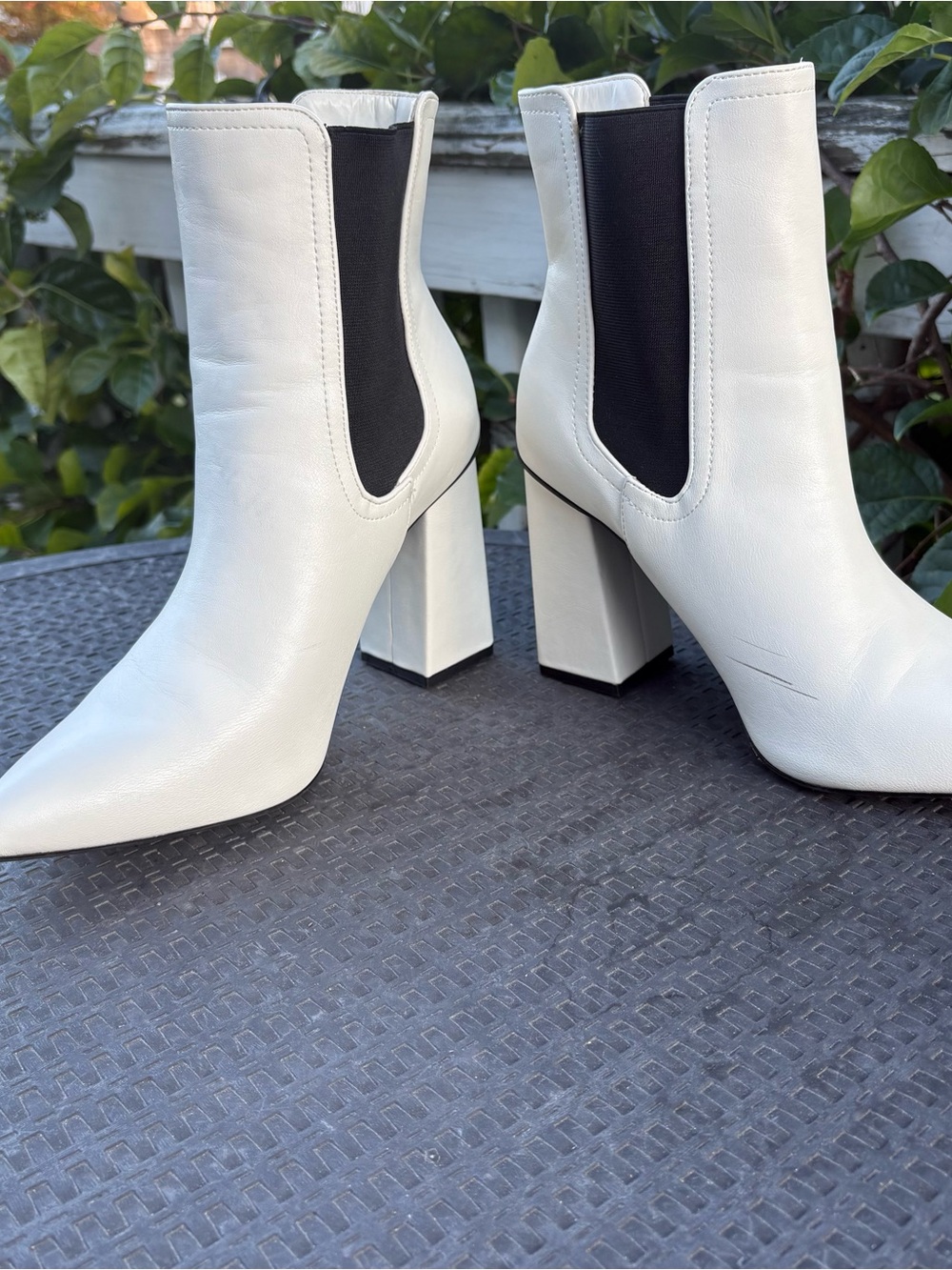 Bamboo White Chunky Block Heel Pointed Toe Ankle Booties Size 10